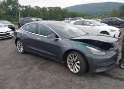 5YJ3E1EB1JF132489: 37370615