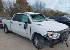 1C6RRENT3NN445802: 38245429