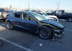 5YJ3E1EAXLF495819: 37549135