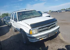 1GNDT13WXS2111068: 40027715