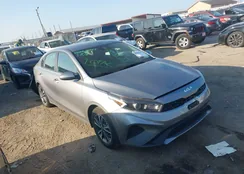 3KPF24AD2PE566661: 40059607