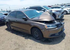 3VW2K7AJ8CM338490: 39584453