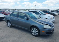 3VWJZ7AJ3AM099581: 39719405