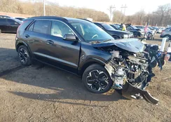 KNDCR3L19P5047372: 40956151