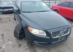 YV1902AH8C1158960: 41432733