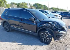 3VV3B7AX1LM019574: 41450002