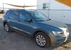 3VV1B7AX4KM084649: 40673264