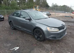 3VWLL7AJ5DM406229: 40844363