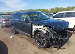 5LM5J7XCXNGL11129: 42102677