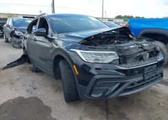 3VV3B7AX5RM067524: 42121404