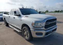 3C6UR4HJXKG720696: 42132044