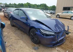 5YJ3E1EAXSF976457: 42183099