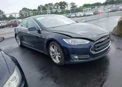 5YJSA1DP8DFP17210: 42195728