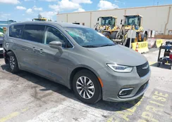 2C4RC1L76NR184189: 42449692