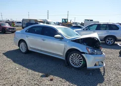 1VWBT7A36HC080171: 43030879