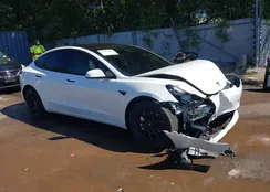 5YJ3E1EBXNF254581: 43071047