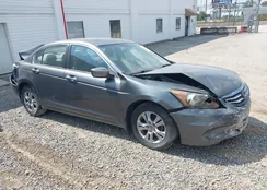 1HGCP2F44CA042136: 43222298