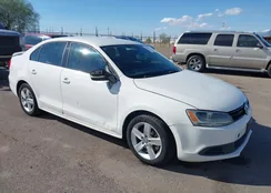 3VWLL7AJ3DM430450: 43251327