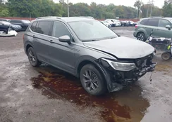 3VVMB7AX2PM037821: 43303390