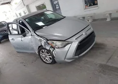 3MYDLBYV2HY186406: 43327695