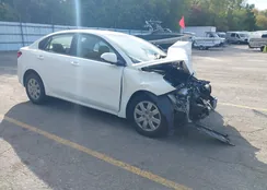 3KPA24AD7ME392883: 43386448