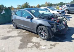 5YJ3E1EB1MF903070: 43471677