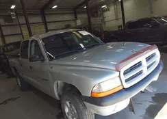 1B7GG2AN81S147401: 42526857