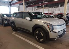 KNDAB5S11R6031205: 42573310