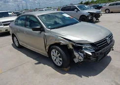 3VWD17AJ2FM227384: 42619393