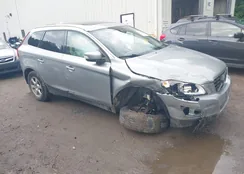 YV4952DZ9C2268502: 42663299