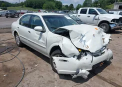 JN1CA31DXYT703812: 42791019