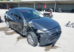 3MYDLBZV3GY111193: 42853833