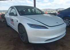 5YJ3E1EA1RF861434: 42898480