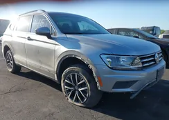 3VV3B7AX2LM067553: 42904487