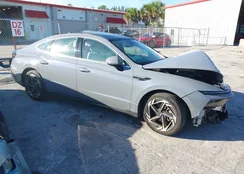 KMHL14JA2RA360379: 43921713