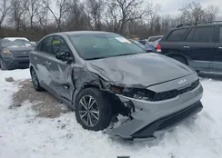 3KPF24ADXRE828221: 43924381