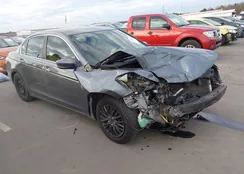 1HGCP2F34AA035742: 43926937