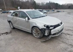 3VWDX7AJ5BM110830: 43930947