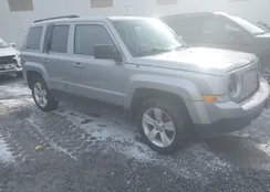 1C4NJRFB4ED816256: 43937581