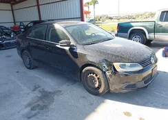 3VWDP7AJ1DM380642: 43939156