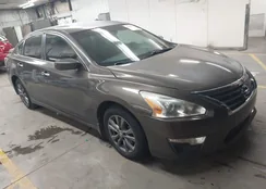 1N4AL3AP5FC208770: 43942346