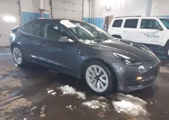 5YJ3E1EAXPF679096: 43942877