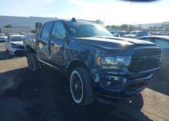 3C6UR5DJ3RG383228: 43952305