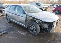 3VWC57BU2MM055735: 43960755