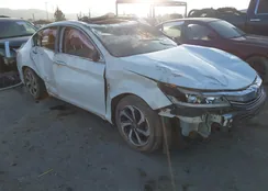 1HGCR3F85GA004925: 43975585