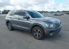 3VV3B7AX7JM037252: 43985817