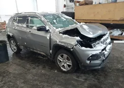 3C4NJDBB4NT136733: 44000902