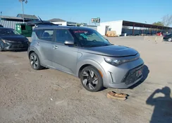 KNDJ53AU1P7852464: 44002212