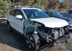 3VVVX7B22PM373171: 44009884