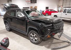 3C4NJDDB9NT157896: 44010495